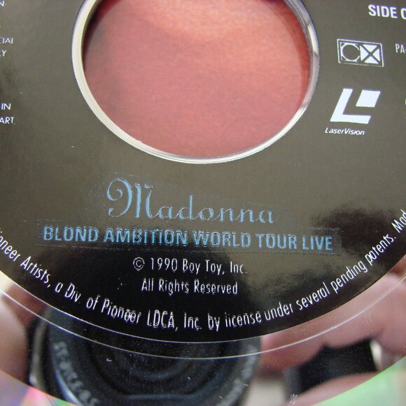 Madonna Blond Ambition World Tour Live Laserdisc 1990 Excellent!!! - Picture 8 of 12